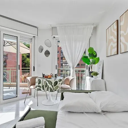 Bel Climatise Avec Terrasse Et Piscine Apartment Menton